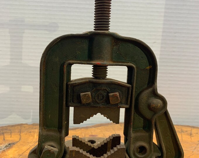 Erie Tool Works Pipe Vise Clamp Tool Erie PA 00H Etsy