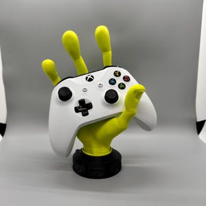 3D printed Alien Hand Gaming Controller Stand