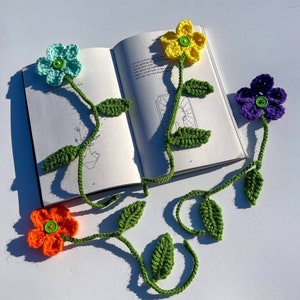 Crochet Bookmark, woven flowers, floral crochet bookmark, book lovers gift, readers gifts, cottagecore aesthetic, aesthetic bookmark