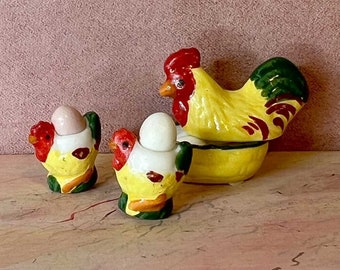 Egg hen with egg cups - Miniature 1:12