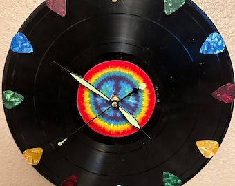 Tye Dye Peace Zeichen Schallplattenuhr.