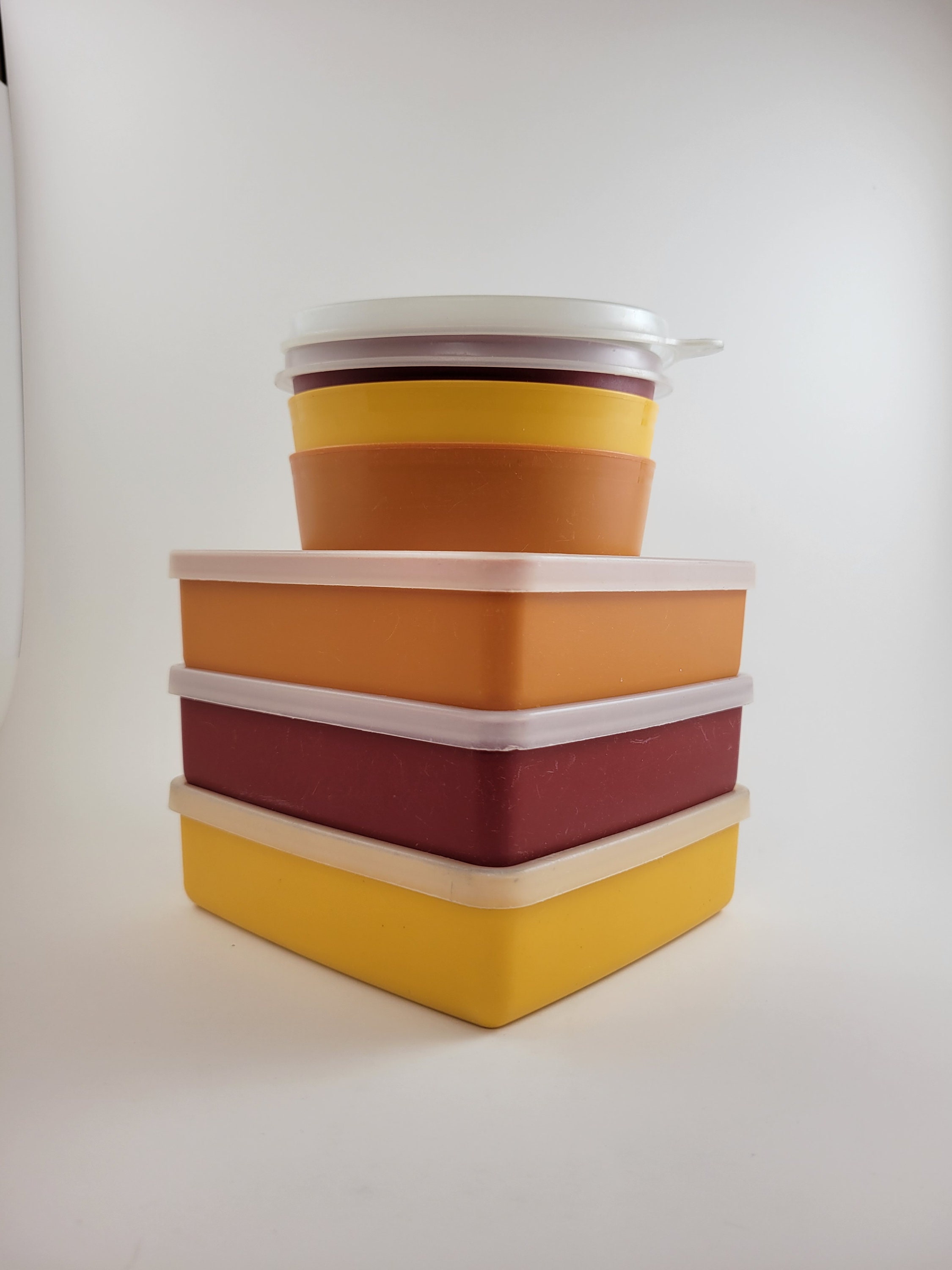 Cynthia's Independent Tupperware Shop & Party - Sandwich Keepers Perfect  for sandwiches, morning bagels and wraps. Set of two hinged, one-piece  containers help you cut lunch costs and reduce food waste. The