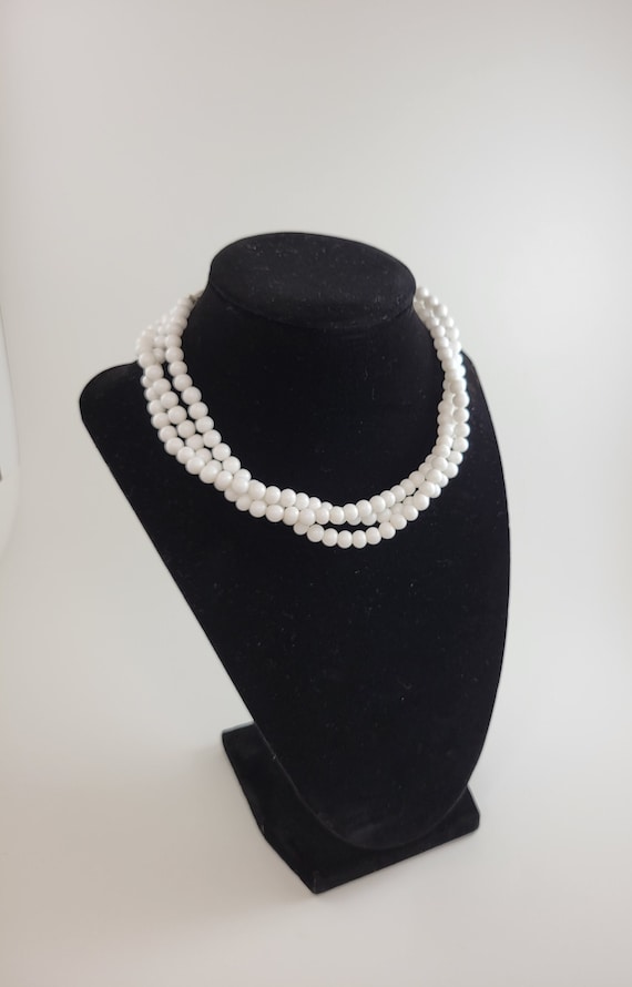 Vintage Japanese White Beaded Twist Necklace/Chok… - image 1