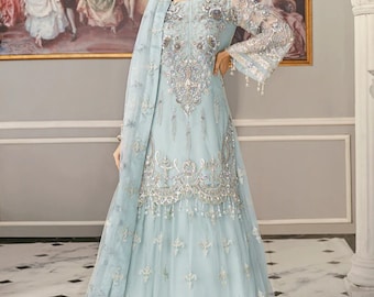 Vestido de novia lehenga bordado a mano: vestido de novia indio azul grisáceo