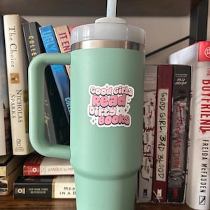 Pegatina "Las chicas buenas leen libros sucios"