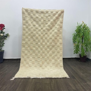 Handmade Wool Checkered Rug: Beige Geometric Moroccan Carpet