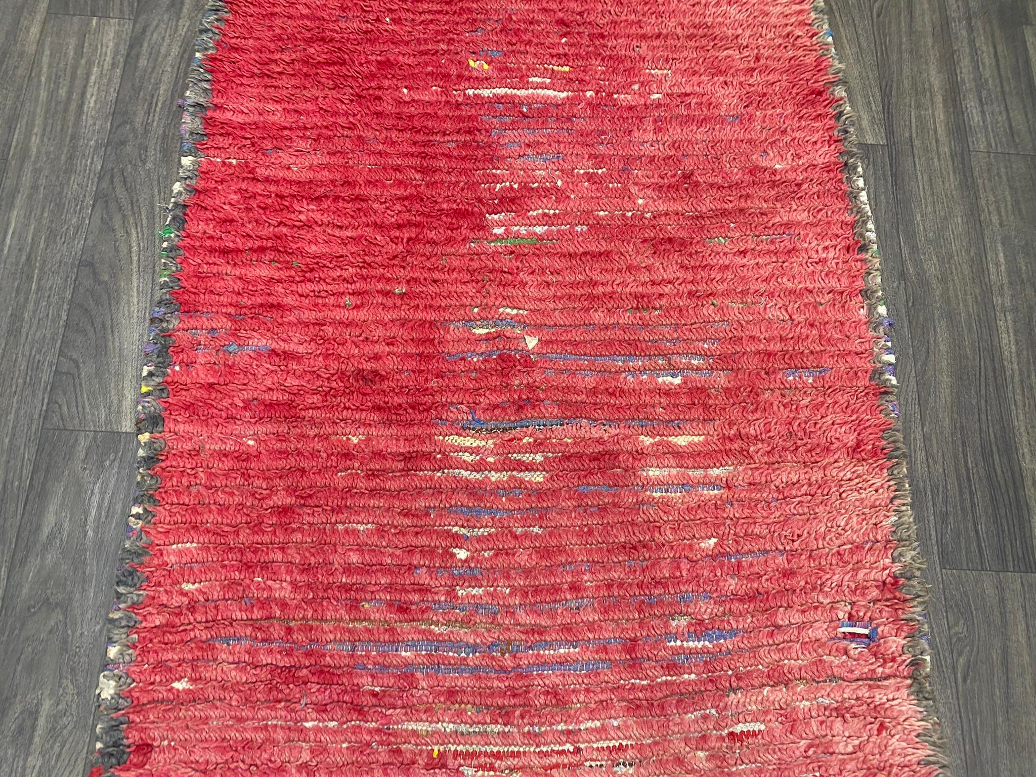 ハンドメイドの赤いブージャードラグ：ヴィンテージモロッコベルベル