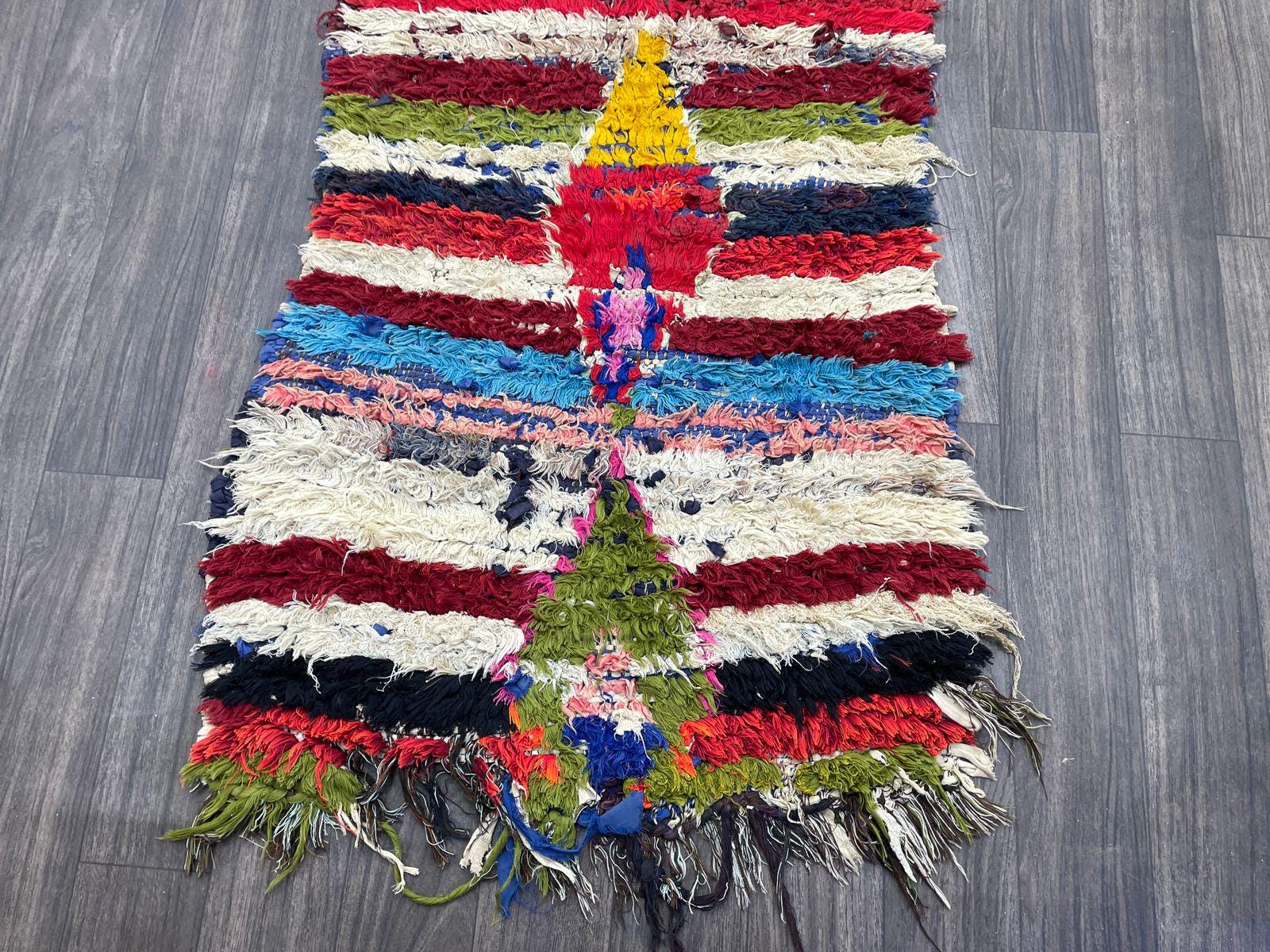 ハンドメイドウールラグランナー：ヴィンテージモロッコベルベルアジ