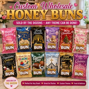 Puede incluir: Una colección de doce paquetes de snacks honey bun personalizados con varios temas de eventos, incluyendo cumpleaños, boda, reunión familiar, baby shower, Navidad, día de la madre, graduación, agradecimiento al maestro, día de juego, bendición, jubilación y Mis Quince.
