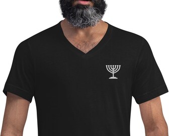 Camiseta con cuello en V bordada con menorá, Camiseta de menorá, Camiseta de Hanukkah, Camiseta de YHWH, Camiseta de Yah, Camiseta israelita hebrea, Camiseta de Yahweh, Camiseta de Yahuah