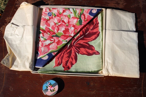 2 Vintage Linen Handkerchiefs with Bourjois Mini-… - image 1