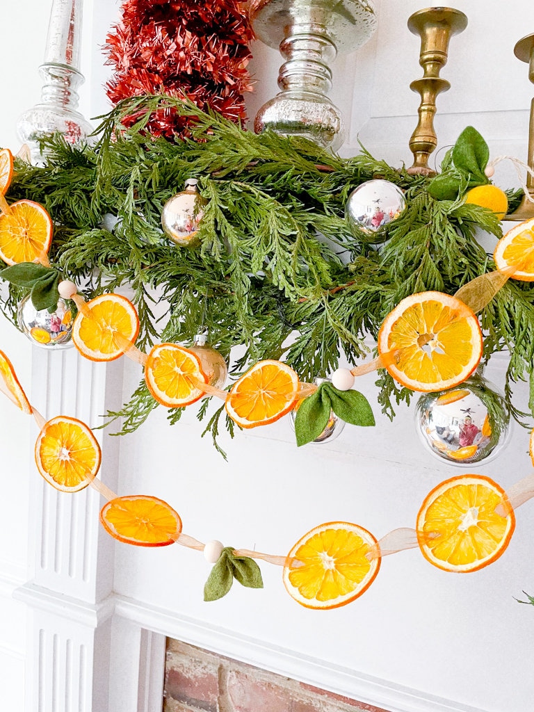 B703 Guirlande De Plumes Orange Avec Bordure Argentée 1,87 M