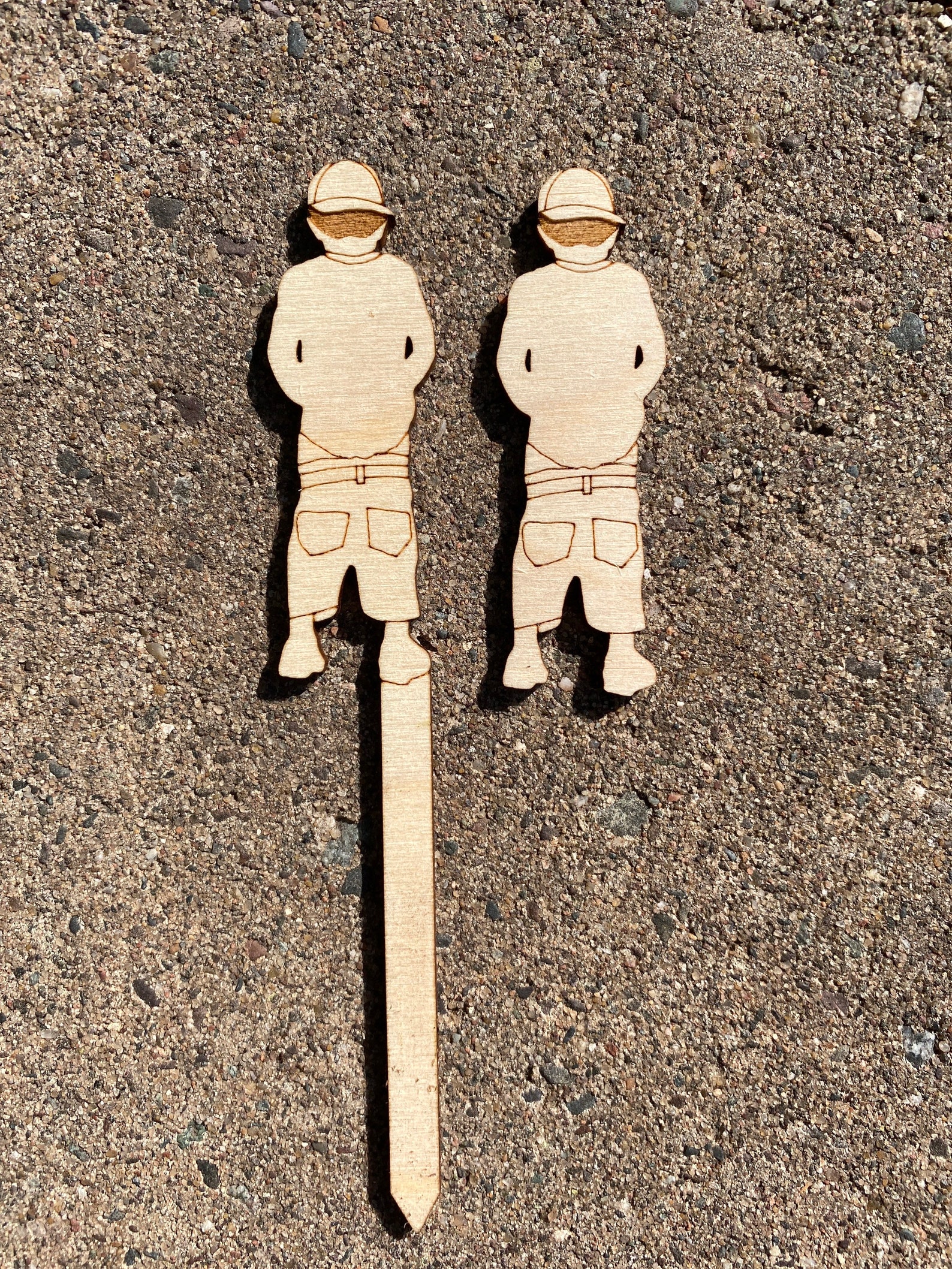 Peeing Boy modest, No Butt Crack Silly Decorative Plant Pick Stake