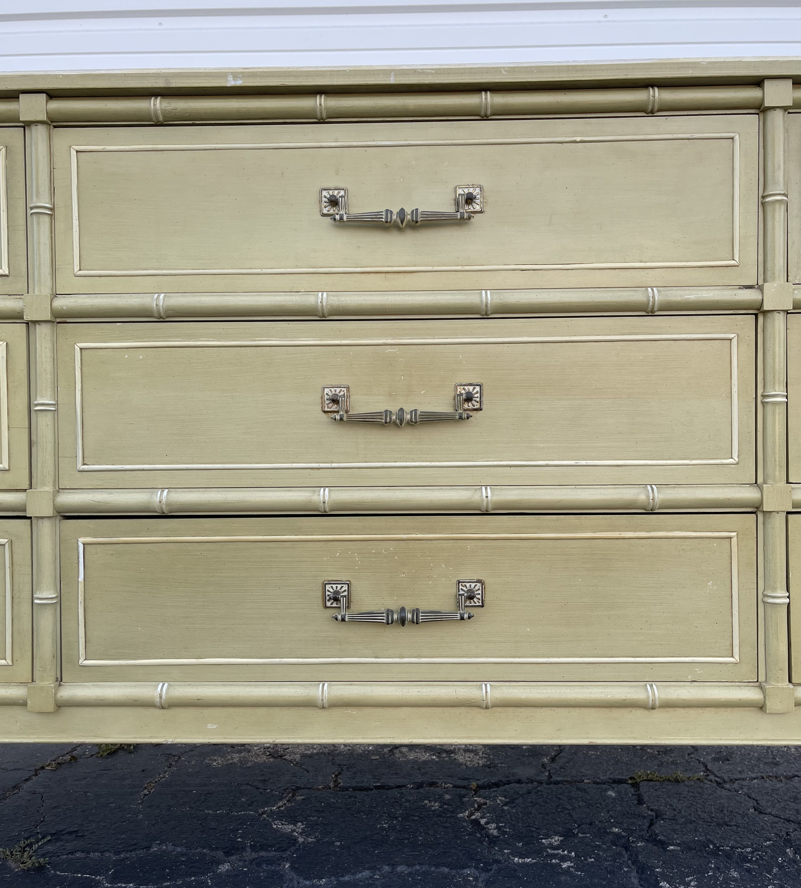 Henry link 2024 bali hai dresser