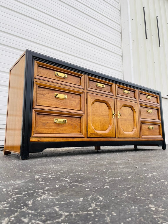 Thomasville 9 Drawer Embassy Vintage Dresser Chinoiserie Style