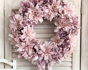 Corona de flores en rosa pastel: decoración shabby chic para el hogar, hecha a mano (35 cm)
