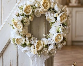 Corona de peonías blancas, decoración de boda con rosas color crema, decoración floral para puerta estilo cottagecore