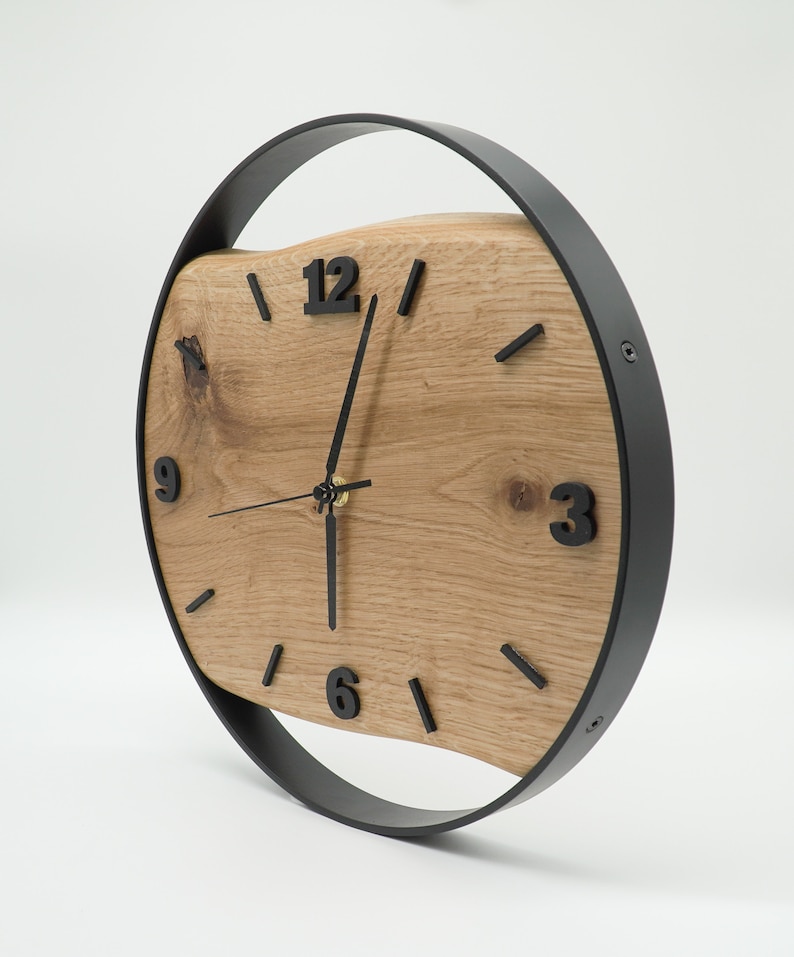 Handmade XXL wall clocks made of oak with steel ring, silent radio-controlled clockwork, solid wood Arabisch (Deutsch)