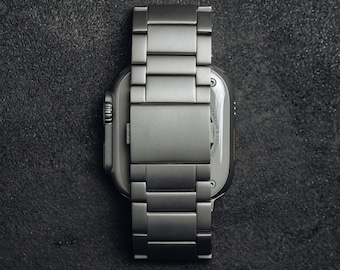 KORDIZ Titanium Band T01 Pro (Max) - Compatible for Apple Watch ULTRA & ULTRA 2 (49mm) - with Magnetic Clasp and dlc scratch resistant