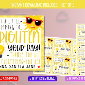 Puede incluir: Un conjunto de tres diseños imprimibles con un tema amarillo brillante. Los diseños incluyen el texto "¡Solo un poco para alegrar tu día!" con un sol sonriente con gafas de sol y un gráfico de bombilla. Los tamaños son 8,89 x 8,89 cm, 6 en 1 (27,94 x 21,59 cm) y 8 en 1 (21,59 x 27,94 cm).