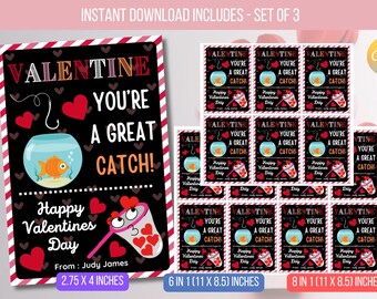 Op de afbeelding: Printbare Valentijnsdagkaarten met een zwart schoolbordontwerp met een viskom en een vis, en de tekst "Valentine You're a Great Catch! Happy Valentine's Day". De kaarten zijn verkrijgbaar in drie formaten: 2,75 x 4 inch, 6 x 8,5 inch en 8 x 8,5 inch.