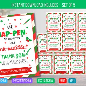 以下が含まれることがあります： 赤、緑、白のストライプの背景を持つ、印刷可能なクリスマスギフトタグ5枚セット。タグには、白のキャップが付いた赤と緑のインクボトルと、「We hap-pen to think you are ink-redible! Thank you for all you do Merry Christmas from the Andersons」というテキストが書かれています。
