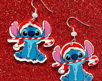 Boucles d'oreilles de Noël Stitch, Boucles d'oreilles en acrylique, Boucles d'oreilles Santa Stitch, Boucles d'oreilles Stitch, Boucles d'oreilles lilo et Stitch, Boucles d'oreilles en canne de bonbon Stitch