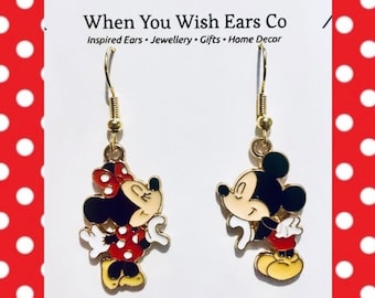 Micky und Minnie Kuss Ohrringe, Micky Maus Ohrringe, Minnie Maus Ohrringe, Micky Minnie Herz Ohrringe, missmatched Mickey Minnie Ohrringe