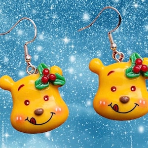 Pooh Christmas earrings, Winnie the Pooh Christmas earrings, Pooh earrings, Holly earrings, Pooh bear earrings, Winnie the Pooh Christmas