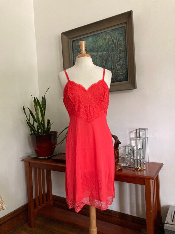 Red Slip, Size 36, Vintage Scarlet Red Full Slip,Van… Gem
