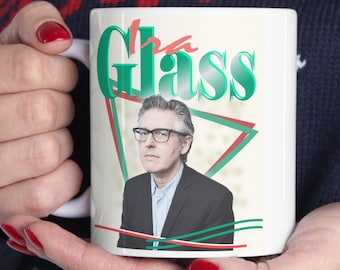 Ira Glass - Host of This American Life - National Public Radio - Public Broadcasting - WBEZ FM - Caneca de café de cerâmica - Xícara de chá de 11 onças ou 15 onças