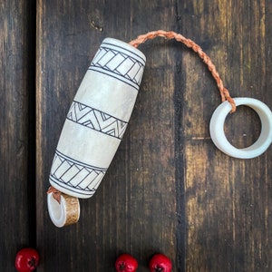 Sámi sewing kit | Engraved needle case from reindeer antler