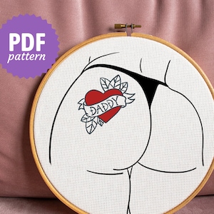 Tattoo Daddy - Erotische Stickerei PDF Muster & Anleitung - Anfängerfreundlich (18+, Tätowierte Frau, Hintern, Tanga, Kinky, Sexy, NSFW, Strichzeichnungen