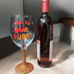 Wine O’Clock Glitter Wine Glass