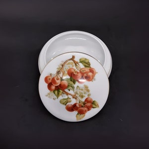 Boite en porcelaine de Limoges, 11 cm de diamètre, Les Cerises, bonbonnière en porcelaine de Limoges, boite à bijoux pour elle