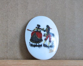 Oval porcelain cabochon, Limoges 31x41 mm with a gallant scene