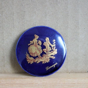 42 mm, Cabochon ancien vintage en porcelaine de Limoges, Scène galante de Fragonard, cabochon de Limoges, fabrication française