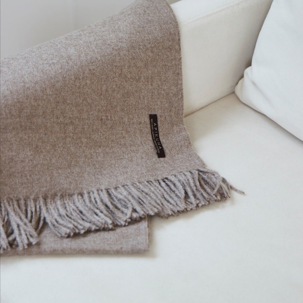 100% Baby Alpaka Decke in Hellbraun | sehr weiche Decke | gemütliche Tagesdecke | Weihnachtsgeschenk | Luxus Wolldecke | Made in Peru