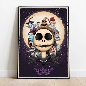 Op de afbeelding: Een poster met de personages uit de film "Nightmare Before Christmas". De poster heeft een donkerpaarse achtergrond met een grote gele maan en sterren. De personages zijn in een cirkel rond de maan gerangschikt, met Jack Skellington in het midden. De tekst "Nightmare Before Christmas" staat in een gestileerd lettertype onderaan de poster.