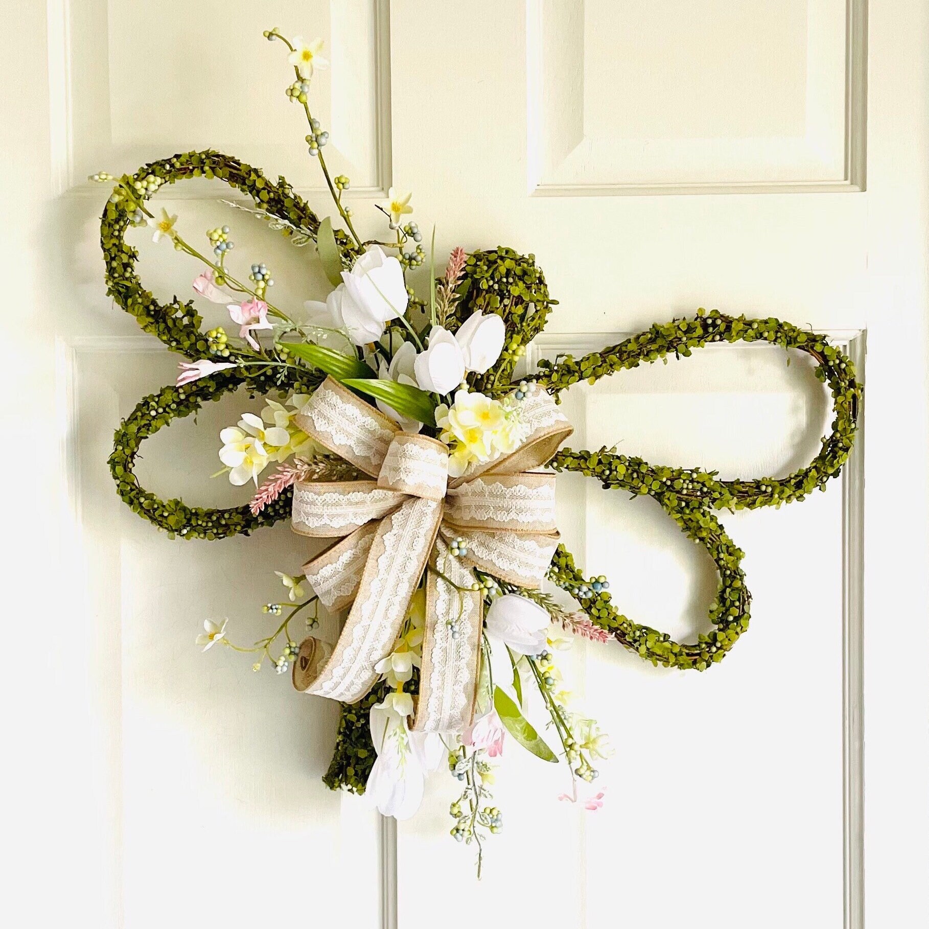 Welcome Wreath Reads \u201c Welcome \u201c with Dragonflies Flowers and Watering Bucket Perfect for Spring Time Hanging Door Wreath Welcome Wreath Reads \u201c Welcome \u201c with Dragonflies Flowers and Watering Bucket Perfect for Spring Time Hanging Door Wreath