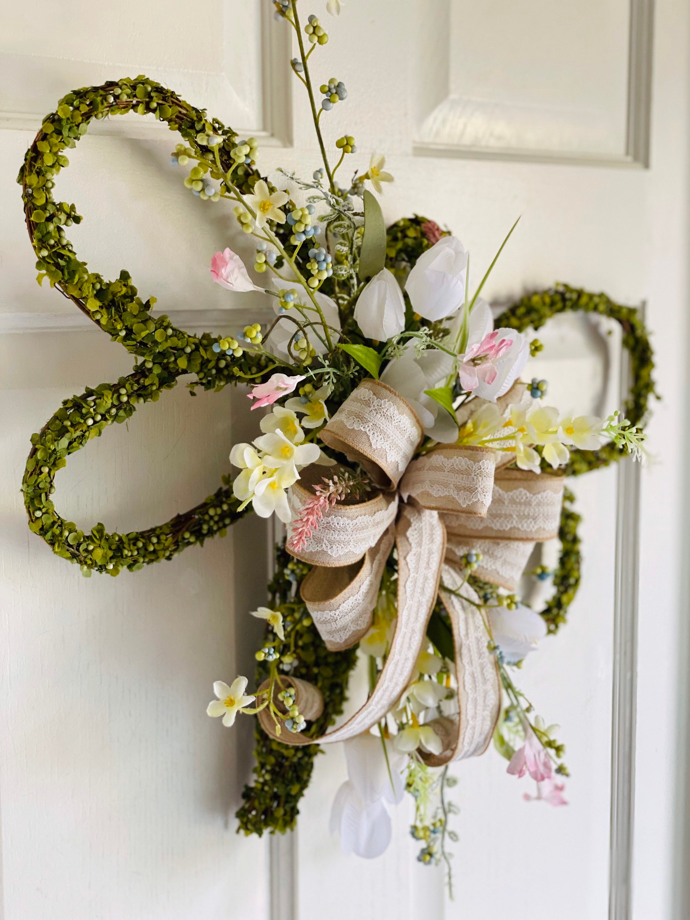 Welcome Wreath Reads \u201c Welcome \u201c with Dragonflies Flowers and Watering Bucket Perfect for Spring Time Hanging Door Wreath Welcome Wreath Reads \u201c Welcome \u201c with Dragonflies Flowers and Watering Bucket Perfect for Spring Time Hanging Door Wreath