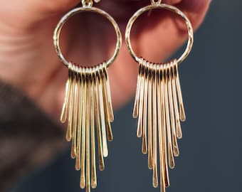 Pendientes de flecos de latón