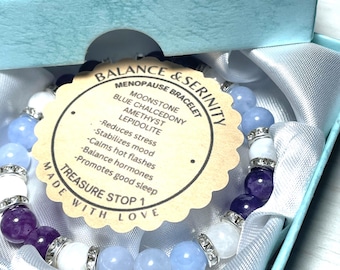 Pulsera de equilibrio para la menopausia: piedra lunar, amatista, calcedonia azul y cuentas de lepidolita.