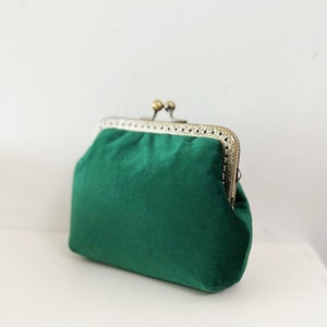 Monedero con cierre de beso cosido a mano - Bolsa de tela de franela de algodón y terciopelo verde - Monedero - Cartera hecha a mano - Ideas de regalo