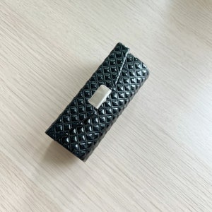 Étui à rouge à lèvres en coton fait main - Cadeau d'anniversaire - Étui à rouge à lèvres noir avec miroir - Étui à rouge à lèvres en cuir synthétique noir - Étuis à accessoires