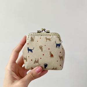 Porte-monnaie cousu main avec serrure Kiss - vieux sac à main en velours côtelé beige - idées cadeaux - sac à main décontracté fait main - porte-monnaie chat