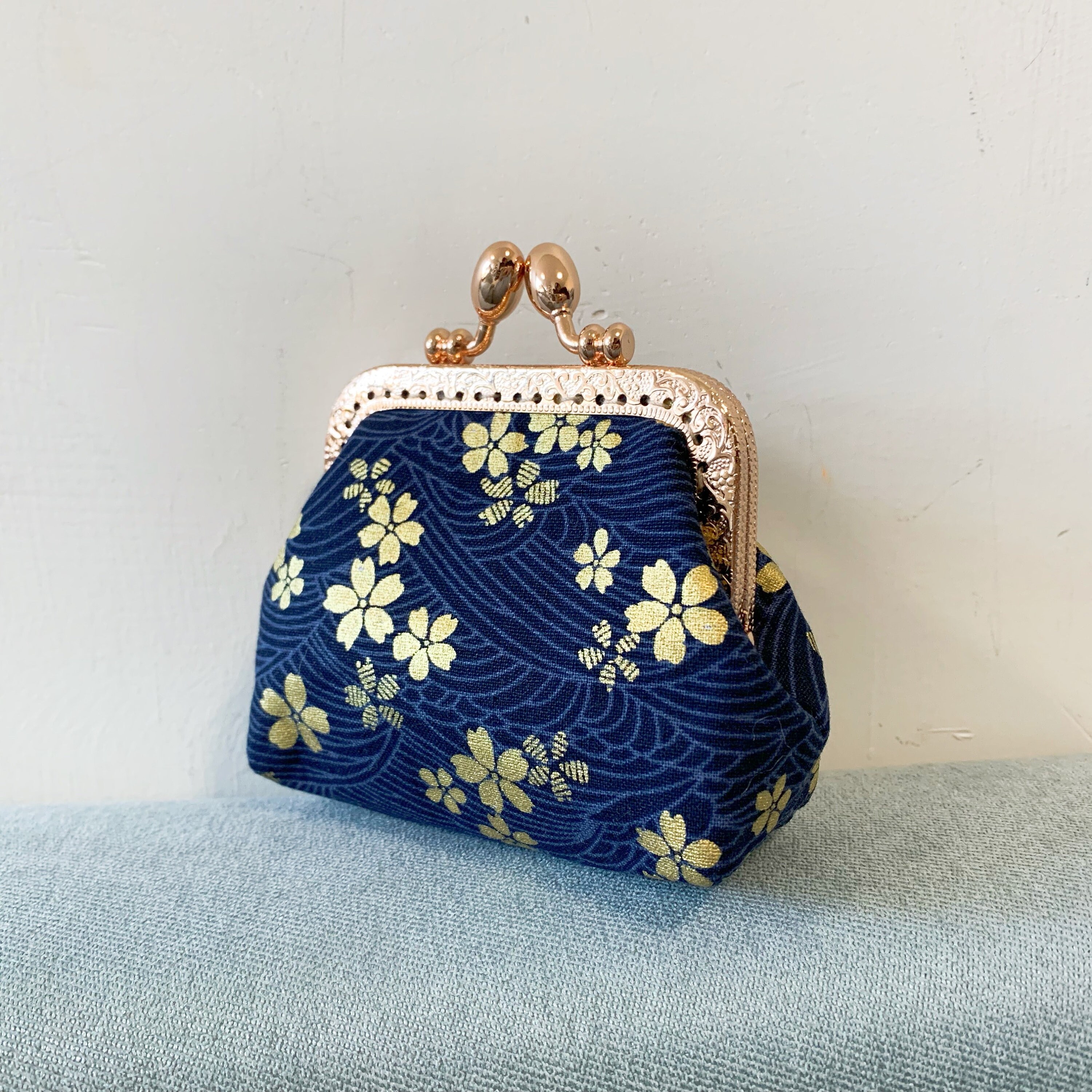 Handmade Coin Purse Vintage Kiss Lock Coin Purse Blue Gold 