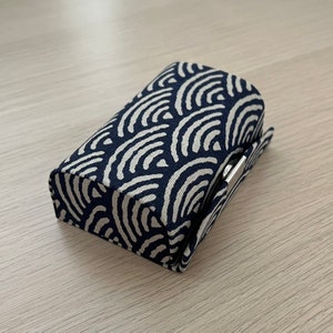 Handgefertigtes Doppel-Lippenstift-Etui aus bedruckter Baumwolle mit Spiegel - Frauen-Make-up-Accessoire-Etui - Geburtstagsgeschenkideen - Einzigartiges Geschenk