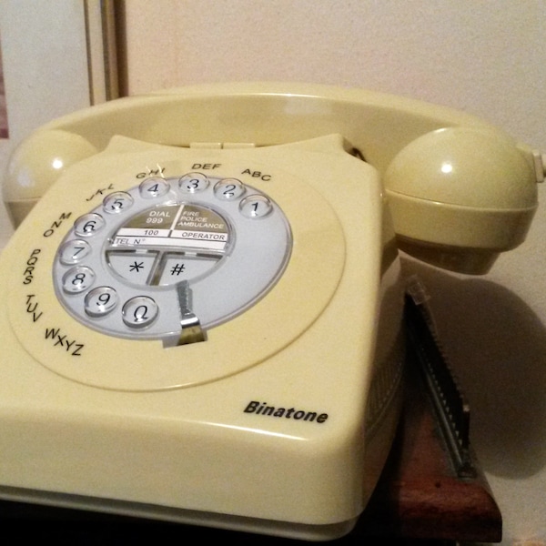 Binatone Cream Colour Retro 1971 Classic Corded Telephone Digital Dial As New