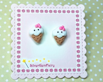 Cute ice cream earrings.